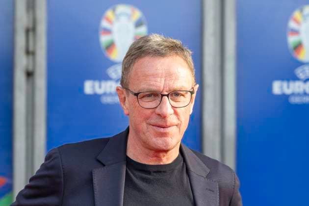 Fussball: EM-Workshop, Europameisterschaft, Treffen der Nationaltrainer am 08.04.2024 im Staendehaus in Duesseldorf. Ralf Rangnick (Oesterreich, Nationaltrainer) vor dem Eingang. Foto: Kirchner-Media TH Copyright: xKirchner-Media THx