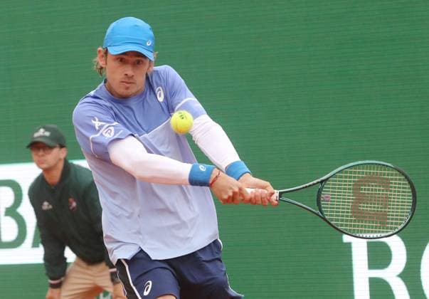 Monte-Carlo Rolex Master Tennis PHOTOPQR NICE MATIN Cyril Dodergny ; Roquebrune-cap-martin ; 09 04 2024 ; Roquebrune-cap-martin le 09 04 2024 - Monte-Carlo Country Club - Monte-Carlo Rolex Master 1000 Tennis - 2eme tour - Stan WAWRINKA vs Alex DE MINAUR April 9th 2024. Monte-Carlo Rolex Masters under the rain Roquebrune-cap-martin France  Copyright: xPHOTOPQR NICExMATIN MAXPPPxCyrilxDodergnyx 20240409NIM8878 20240409NIM8878