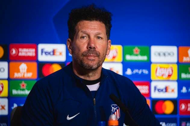 Sport Bilder des Tages Uefa Champions League 2024: Atletico Madrid press conference, PK, Pressekonferenz match against Borussia Dortmund Diego Pablo Simeone, head coach of Atletico Madrid, speaks during the press conference a day before the quarter-final first leg football match of Champions League against Borussia Dortmund at Civitas Metropolitano stadium in Madrid. Madrid Estadio Civitas Metropolitano Madrid Spain Copyright: xAlbertoxGardinx AGardin_20240409_football_Champions_League_Atletico_Madrid_training_PC_18