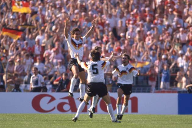Olaf THON (GER) jubelt nach seinem Tor zum 2:0, Jubel, jubeln, Freude, cheers, Deutschland (GER) - Daenemark (DEN) 2:0 Fussball EM EURO 1988 in Deutschland, 14.06.1988 im Parkstadion Gelsenkirchen, Â *** Olaf THON GER cheers after his goal for 2 0, cheers, jubilation, joy, cheers, Germany GER Denmark DEN 2 0 Soccer EURO 1988 in Germany, 14 06 1988 in the Parkstadion Gelsenkirchen, Â
