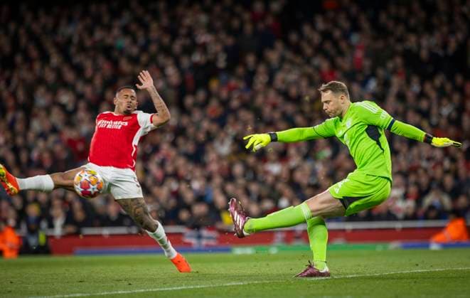 London, England. 09th Apr 2024. Torwart Manuel Neuer (Muenchen) Gabriel Jesus (Arsenal) Arsenal London - Bayern Munich Arsenal London - Bayern München 09.04.2024