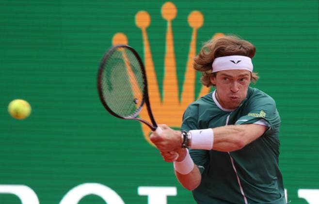 ROLEX MONTE-CARLO MASTERS PHOTOPQR NICE MATIN Jean François Ottonello ; Roquebrune-Cap-Martin ; 10 04 2024 ; Rolex Monte-Carlo Masters - Alexei Popyrin (AUS en gris) vs Andrey Rublev (RUS en vert) Roquebrune-Cap-Martin France  Copyright: xPHOTOPQR NICExMATIN MAXPPPxJeanxFrançoisxOttonellox 20240410NIM0334 20240410NIM0334