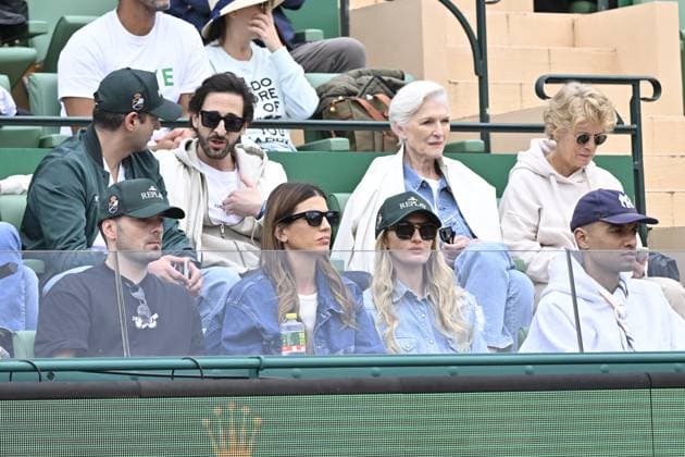 Tennis - Rolex Monte Carlo 2024 - ATP, Tennis Herren - Adrien Brody - People Ã l Open de Tennis Masters 1000 de Monte-Carlo Ã Monaco. Le 10 avril 2024 Maye Musk, la mere d Elon Musk - People Ã l Open de Tennis Masters 1000 de Monte-Carlo Ã Monaco. Le 10 avril 2024 South African model Candice Swanepoel (L) and Italian model and actress Bianca Brandolini pose during the Monte Carlo ATP Masters TENNIS - Rolex Monte Carlo 2024 People - MC - 10 04 2024 ChrysleneCaillaud Panoramic 