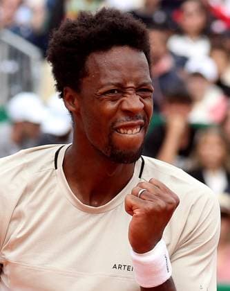 ROLEX MONTE-CARLO MASTERS PHOTOPQR NICE MATIN Jean François Ottonello ; Roquebrune-Cap-Martin ; 10 04 2024 ; Rolex Monte-Carlo Masters - Gael Monfils (FRA en blanc) vs Daniil Medvedev (RUS en rouge) Roquebrune-Cap-Martin France  Copyright: xPHOTOPQR NICExMATIN MAXPPPxJeanxFrançoisxOttonellox 20240410NIM1077 20240410NIM1077