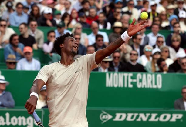 ROLEX MONTE-CARLO MASTERS PHOTOPQR NICE MATIN Jean François Ottonello ; Roquebrune-Cap-Martin ; 10 04 2024 ; Rolex Monte-Carlo Masters - Gael Monfils (FRA en blanc) vs Daniil Medvedev (RUS en rouge) Roquebrune-Cap-Martin France  Copyright: xPHOTOPQR NICExMATIN MAXPPPxJeanxFrançoisxOttonellox 20240410NIM1078 20240410NIM1078