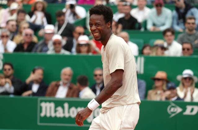 ROLEX MONTE-CARLO MASTERS PHOTOPQR NICE MATIN Jean François Ottonello ; Roquebrune-Cap-Martin ; 10 04 2024 ; Rolex Monte-Carlo Masters - Gael Monfils (FRA en blanc) vs Daniil Medvedev (RUS en rouge) Roquebrune-Cap-Martin France  Copyright: xPHOTOPQR NICExMATIN MAXPPPxJeanxFrançoisxOttonellox 20240410NIM1092 20240410NIM1092