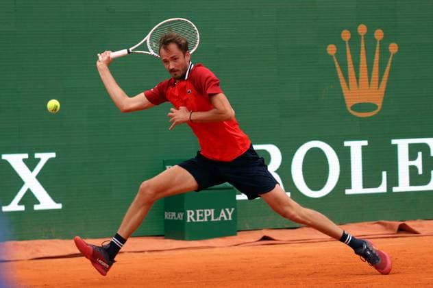 ROLEX MONTE-CARLO MASTERS PHOTOPQR NICE MATIN Jean François Ottonello ; Roquebrune-Cap-Martin ; 10 04 2024 ; Rolex Monte-Carlo Masters - Gael Monfils (FRA en blanc) vs Daniil Medvedev (RUS en rouge) Roquebrune-Cap-Martin France  Copyright: xPHOTOPQR NICExMATIN MAXPPPxJeanxFrançoisxOttonellox 20240410NIM1096 20240410NIM1096