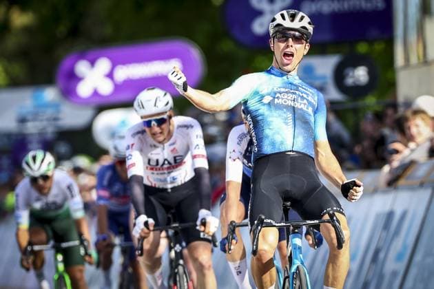 Bilder des Jahres 2024, Sport 04 April Sport Themen der Woche KW15 Sport Bilder des Tages French Benoit Cosnefroy of Decathlon Ag2r La Mondiale Team celebrates as he crosses the finish line to win the men s Brabantse Pijl one day cycling race, 195,2 km from Leuven to Overijse on Wednesday 10 April 2024. DAVIDxPINTENS  x90732017x