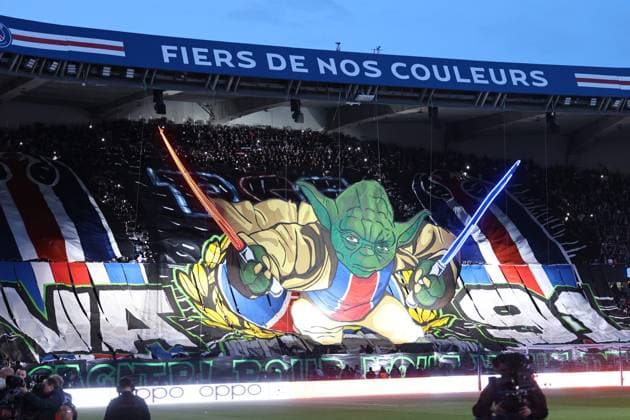 Psg - Barcelone PHOTOPQR LE PARISIEN Fred Dugit ; Paris ; 10 04 2024 ; Parc des princes (Paris XVIe), le 10 avril 2024 1 4 de finale aller de ligue des champions Psg - Barcelone tifo _ supporters Photo LP Fred Dugit -- -- 04 10 2024 ; PARIS ; FRANCE PARIS UEFA CHAMPIONS LEAGUE : PARIS SG VS FC Barcelona, Barca
