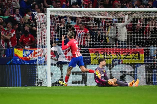 ESP: Atletico de Madrid v Borussia Dortmund. UEFA Champions League match. Quarter-finals Rodrigo de Paul of Atletico de Madrid celebrates after scoring the 1-0Rodrigo de Paul of Atletico de Madrid celebrates the 1-0 during the UEFA Champions League match, Quarter-finals, first leg, between Atletico de Madrid and Borussia Dortmund played at Civitas Metropolitano Stadium on April 10, 2024 in Madrid Spain. kpng Copyright: xBaguxBlancox xPRESSINPHOTOx PS_240410_003