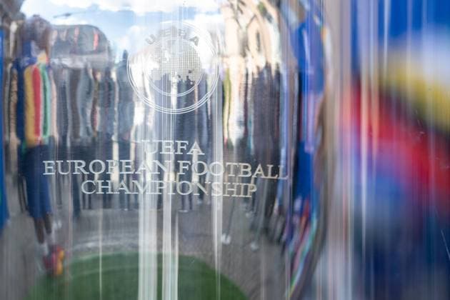 EURO2024 Trophy Tour; Düsseldorf, Marktplatz am Rathaus, 10.04.2024 der Pokal von Europa Meisterschaft, EURO2024 EURO2024 Trophy Tour; Düsseldorf, Marktplatz am Rathaus, 10.04.2024 Copyright: xBEAUTIFULxSPORTS Buriakovx