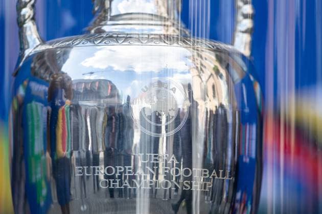 EURO2024 Trophy Tour; Düsseldorf, Marktplatz am Rathaus, 10.04.2024 der Pokal von Europa Meisterschaft, EURO2024 EURO2024 Trophy Tour; Düsseldorf, Marktplatz am Rathaus, 10.04.2024 Copyright: xBEAUTIFULxSPORTS Buriakovx