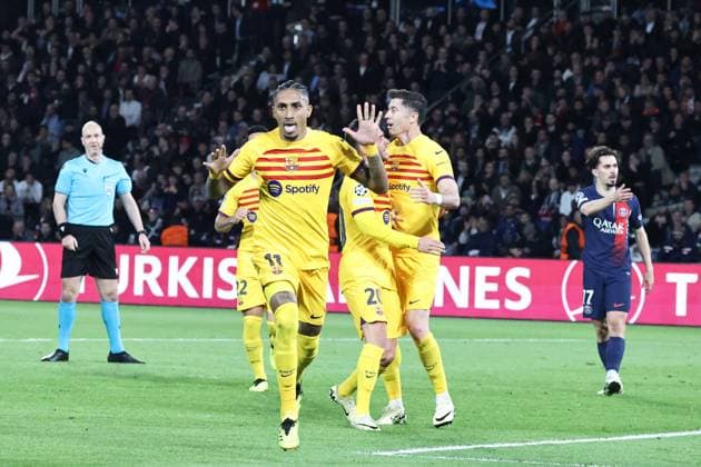 Psg - Barcelone PHOTOPQR LE PARISIEN Fred Dugit ; Paris ; 10 04 2024 ; Parc des princes (Paris XVIe), le 10 avril 2024 1 4 de finale aller de ligue des champions Psg - Barcelone Photo LP Fred Dugit but Raphinha -- 04 10 2024 ; PARIS ; FRANCE PARIS UEFA CHAMPIONS LEAGUE : PARIS SG VS FC Barcelona, Barca