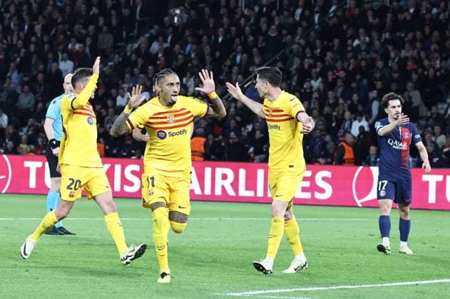 Psg - Barcelone PHOTOPQR LE PARISIEN Fred Dugit ; Paris ; 10 04 2024 ; Parc des princes (Paris XVIe), le 10 avril 2024 1 4 de finale aller de ligue des champions Psg - Barcelone Photo LP Fred Dugit but Raphinha -- 04 10 2024 ; PARIS ; FRANCE PARIS UEFA CHAMPIONS LEAGUE : PARIS SG VS FC Barcelona, Barca