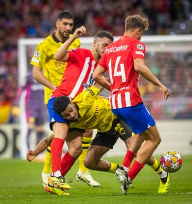 Madrid Spain. 10th Apr 2024. Ian Maatsen (BVB) Atletico Madrid - Borussia Dortmund 10.04.2024