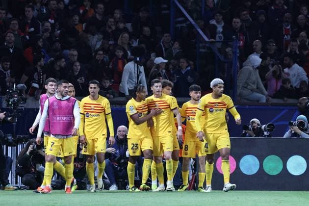 Psg - Barcelone PHOTOPQR LE PARISIEN Fred Dugit ; Paris ; 10 04 2024 ; Parc des princes (Paris XVIe), le 10 avril 2024 1 4 de finale aller de ligue des champions Psg - Barcelone Photo LP Fred Dugit joie 2ème but de Raphinha --- 04 10 2024 ; PARIS ; FRANCE PARIS UEFA CHAMPIONS LEAGUE : PARIS SG VS FC Barcelona, Barca