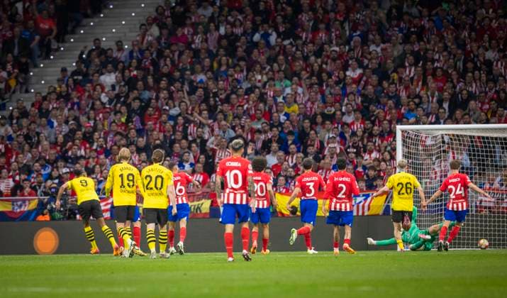 Madrid Spain. 10th Apr 2024. Tor zum 2:1 durch Sebastien Haller (BVB) Atletico Madrid - Borussia Dortmund 10.04.2024