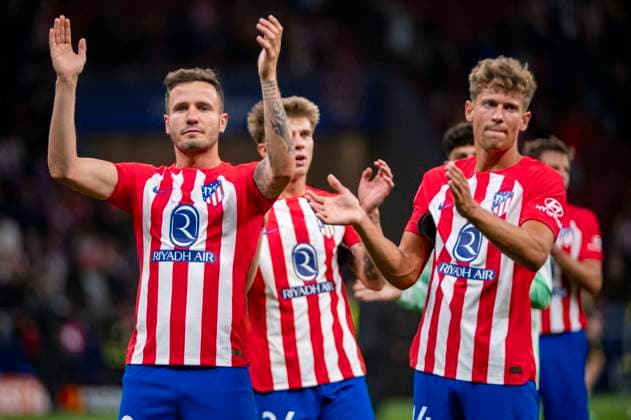 UEFA Champions League 2023 24 Quarter-final First Leg: Atletico Madrid v Borussia Dortmund Saul Niguez (L) and Marcos Llorente (R) of Atletico Madrid seen greetings the fans at the end of the UEFA Champions League quarter-final first leg match between Atletico Madrid and Borussia Dortmund at Estadio Civitas Metropolitano on April 10, 2024 in Madrid, Spain. Madrid Estadio Civitas Metropolitano Madrid Spain Copyright: xAlbertoxGardinx AGardin_20240410_football_AtleticoMadrid_Borussia_Dortmund_046