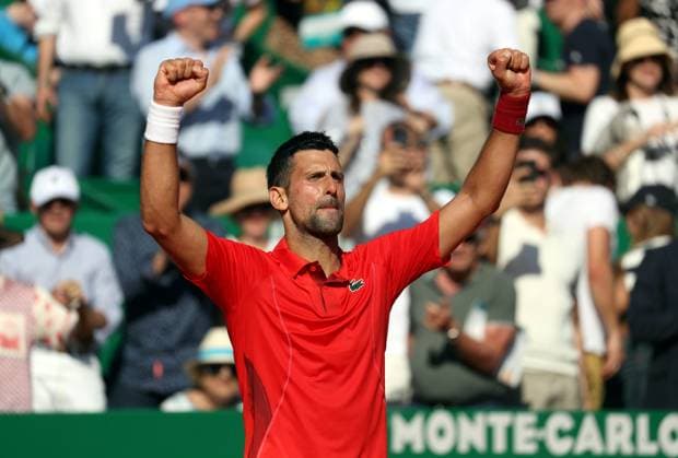 ROLEX MONTE-CARLO MASTERS HUITIEMES PHOTOPQR NICE MATIN Jean François Ottonello ; Roquebrune-Cap-Martin ; 11 04 2024 ; ROLEX MONTE-CARLO MASTERS HUITIEMES - Novak Djokovic (SRB en rouge) vs Lorenzo Musetti (ITA en blanc-vert)