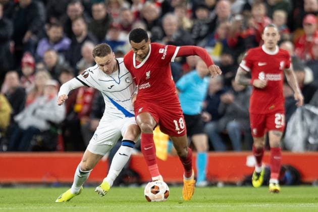 Liverpool v Atalanta Europa League 11 04 2024. Atalanta midfielder Teun Koopmeiners (7) battles with Liverpool forward Cody Gakpo (18) during the Europa League match between Liverpool and Atalanta at Anfield, Liverpool, England on 11 April 2024. Editorial use only , Copyright: xIanxStephenx PSI-19426-0007