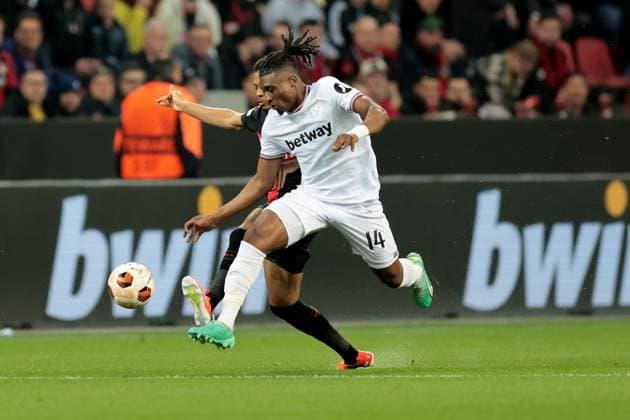 Amine Adli (Bayer 04 Leverkusen) und Mohammed Kudus (West Ham United) beim Spiel der Europa League (Viertelfinale-Hinspiel) Bayer 04 Leverkusen - West Ham United. Copyright: Thomas Pakusch