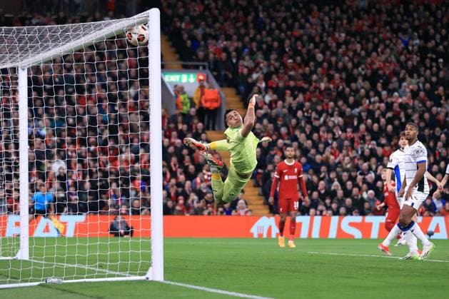 Fußball, EL, FC Liverpool - Atalanta Bergamo Football - UEFA Europa League - Quarter Final (1st Leg) - Liverpool v Atalanta 11th April 2024 - UEFA Europa League - Quarter Final (1st Leg) - Liverpool v Atalanta - Atalanta goalkeeper Juan Musso dives for the ball as it ricochets off the crossbar - Photo: Simon Stacpoole Offside. Liverpool UK Copyright: xSimonxStacpoolexOffside