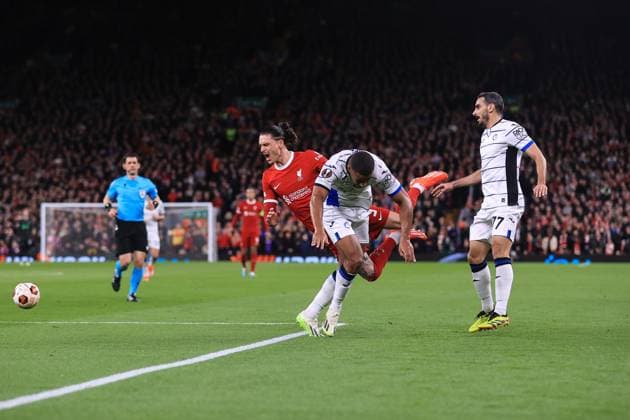 Football - UEFA Europa League - Quarter Final (1st Leg) - Liverpool v Atalanta 11th April 2024 - UEFA Europa League - Quarter Final (1st Leg) - Liverpool v Atalanta - Darwin Nunez of Liverpool is fouled by Isak Hien of Atalanta - Photo: Simon Stacpoole Offside. Liverpool UK Copyright: xSimonxStacpoolexOffside