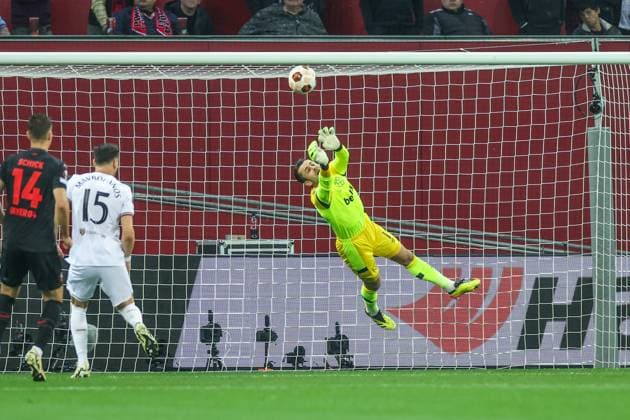 11.04.2024, Fussball, Europa League, Saison 2023 2024, Bayer Leverkusen - West Ham United, Torwart Lukasz Fabianski (West Ham United) Leverkusen BayArena NRW Deutschland xRHR-FOTO TRx Copyright: RHR-FOTOx RHR-FOTO TR