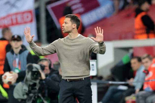 Cheftrainer Xabi Alonso (Bayer 04 Leverkusen) beim Spiel der Europa League (Viertelfinale-Hinspiel) Bayer 04 Leverkusen - West Ham United. Copyright: Thomas Pakusch