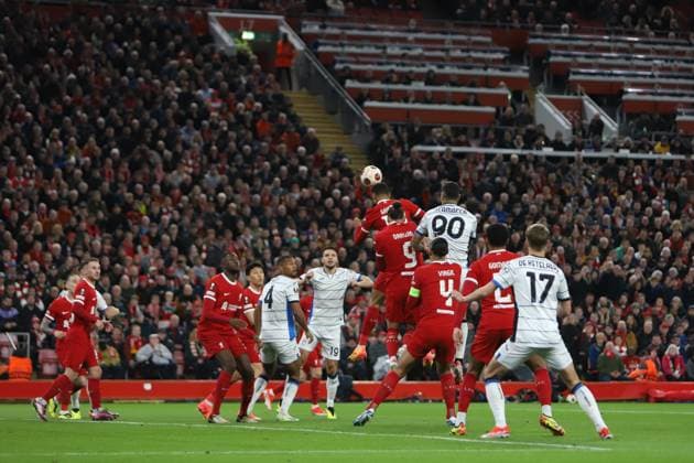Liverpool, England, April 11th 2024: Cody Gakpo (18 Liverpool) clears a ball during a corner kick during the UEFA Europa League game between Liverpool and Atalanta at Anfield in Liverpool, England (Alexander Canillas SPP) Copyright: xAlexanderxCanillasx xSPPx spp-en-AlCaSp-IMG_9752