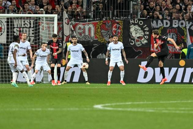 Jonas Hofmann ( 7, Bayer Leverkusen) erzielt das Tor zum 1:0 11.04.2024 Fussball Europa League, Bayer 04 Leverkusen vs West Ham United, BayArena, Leverkusen, NRW Germany