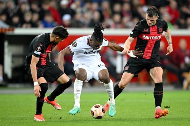 LEVERKUSEN - (l-r) Piero Hincapie of Bayer 04 Leverkusen, Mohammed Kudus of West Ham United FC, Granit , Germany. ANP Hollandse Hoogte UEFA Europa League 2023 24 2023 2024 xVIxANPxSportx xGerritxvanxKeulenxIVx 495769601 originalFilename: 495769601.jpg