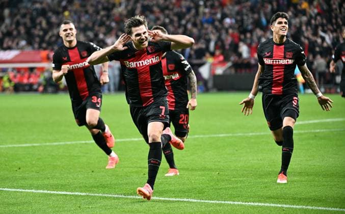 Fussball, Europa League, Deutschland, Herren, Saison 2023 2024, Viertelfinale Hinspiel, BayArena Leverkusen, Bayer Leverkusen - FC West Ham United; Jubel Jonas Hofmann (LEV) nach seinem Tor zum 1:0. Jubel, Freude, Aktion. UEFA REGULATIONS PROHIBIT ANY USE OF PHOTOGRAPHS AS IMAGE SEQUENCES AND OR QUASI-VIDEO