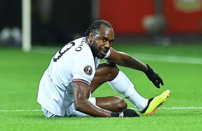 Michail Antonio of West Ham United struggles Bayer 04 Leverkusen v West Ham United, UEFA Europa League, Quarter Final, First Leg, Football, BayArena, Leverkusen, Germany - 11 Apr 2024 EDITORIAL USE ONLY No use with unauthorised audio, video, data, fixture lists, club league logos or live services. Online in-match use limited to 120 images, no video emulation. No use in betting, games or single club league player publications.  Copyright: xMichaelxZemanek Shutterstockx 14424882az