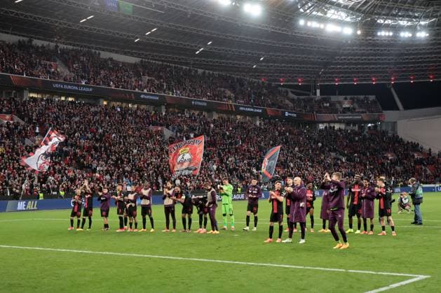 Die Spieler von Bayer 04 Leverkusen freuen sich über den 2:0 Sieg beim Spiel der Europa League (Viertelfinale-Hinspiel) Bayer 04 Leverkusen - West Ham United. Copyright: Thomas Pakusch