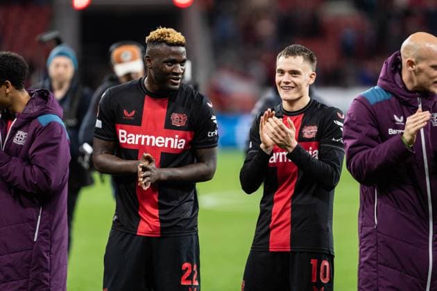 GER, UEFA Europa League, Viertelfinale Bayer Leverkusen vs West Ham United 11.04.2024, BayArena , Leverkusen, GER, UEFA Europa League, Viertelfinale Bayer Leverkusen vs West Ham United Im Bild: Victor Boniface (Bayer 04 Leverkusen, 22) Florian Wirtz (Bayer 04 Leverkusen, 10) Gestik, Mimik, Emotionen, klatschen, sind glücklich, haben gute Laune