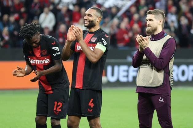 Die Spieler von Bayer 04 Leverkusen freuen sich über den 2:0 Sieg beim Spiel der Europa League (Viertelfinale-Hinspiel) Bayer 04 Leverkusen - West Ham United. Copyright: Thomas Pakusch