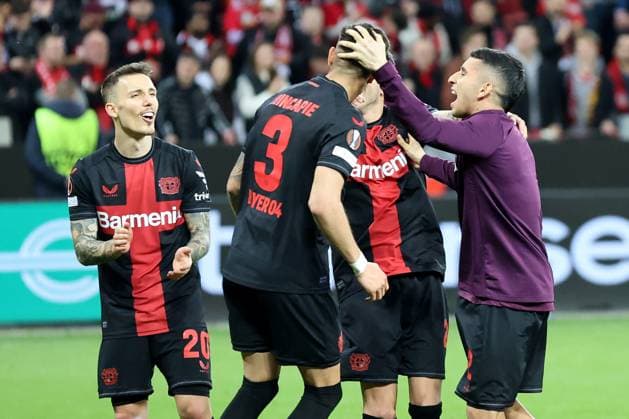 Die Spieler von Bayer 04 Leverkusen freuen sich über den 2:0 Sieg beim Spiel der Europa League (Viertelfinale-Hinspiel) Bayer 04 Leverkusen - West Ham United. Copyright: Thomas Pakusch