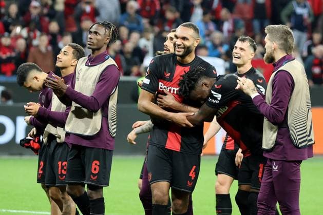 Die Spieler von Bayer 04 Leverkusen freuen sich über den 2:0 Sieg beim Spiel der Europa League (Viertelfinale-Hinspiel) Bayer 04 Leverkusen - West Ham United. Copyright: Thomas Pakusch