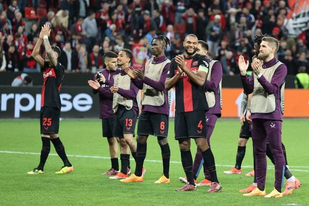 Die Spieler von Bayer 04 Leverkusen freuen sich über den 2:0 Sieg beim Spiel der Europa League (Viertelfinale-Hinspiel) Bayer 04 Leverkusen - West Ham United. Copyright: Thomas Pakusch