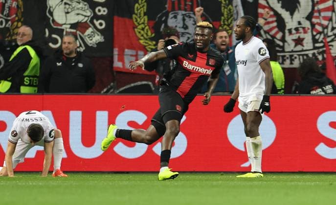 11.04.2024, Fussball UEFA Europa League, Viertelfinale Hinspiel, Bayer 04 Leverkusen - West Ham United FC, v.l., Torjubel zum 2:0 durch Victor Boniface (Bayer 04 Leverkusen), Goal celebration, celebrate the goal DFL DFB REGULATIONS PROHIBIT ANY USE OF PHOTOGRAPHS AS IMAGE SEQUENCES AND OR QUASI-VIDEO. xdcx Copyright: HMBxMedia