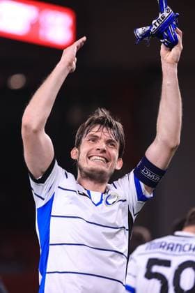 Football - UEFA Europa League - Quarter Final (1st Leg) - Liverpool v Atalanta 11th April 2024 - UEFA Europa League - Quarter Final (1st Leg) - Liverpool v Atalanta - Marten de Roon of Atalanta celebrates their victory - Photo: Simon Stacpoole Offside. Liverpool UK Copyright: xSimonxStacpoolexOffside