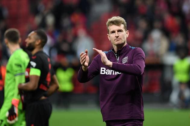 11.04.2024, Leverkusen, Germany, BayARENA, Bayer Leverkusen vs West Ham United - UEFA Europa League 2023 2024 - Quarter-finals First Leg, Torwart Lukas Hradecky (Bayer 04 Leverkusen) gestikuliert, gestik (Foto Ralf Treese) Leverkusen BayARENA North Rhine-Westphalia Germany
