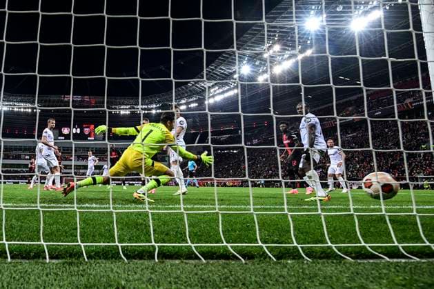 Tor zum 1:0 durch Jonas Hofmann 7 (Bayer 04 Leverkusen), Bayer Leverkusen vs. West Ham United, Fussball, Europa League, Viertelfinale, Hinspiel, 11.04.2024 Leverkusen Nordrhein-Westfalen Deutschland