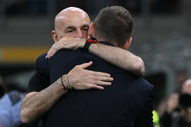 Football Europa League match - AC Milan vs AS Roma Coach Stefano Pioli of AC Milan and coach Daniele De Rossi of AS Roma during the UEFA Europa League quarter finals first leg match between AC Milan and AS Roma on Avril 11, 2024 at Giuseppe Meazza San Siro Siro stadium in Milan, Italy. Credit: Tiziano Ballabio Milan Italy  Copyright: xIPAxSport ABACAx