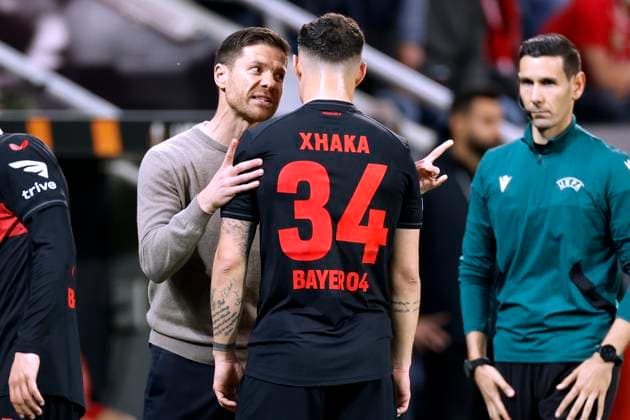 ALONSO Xabier Trainer Team Bayer 04 Leverkusen mit XHAKA Granit UEFA Europa League Saison 2023 - 2024 Viertelfinale Spiel Bayer 04 Leverkusen - West Ham United FC 2 : 0 am 11.04. 2024 in Leverkusen DFL REGULATIONS PROHIBIT ANY USE OF PHOTOGRAPHS as IMAGE SEQUENCES and or QUASI-VIDEO Copyright: xLacixPerenyix