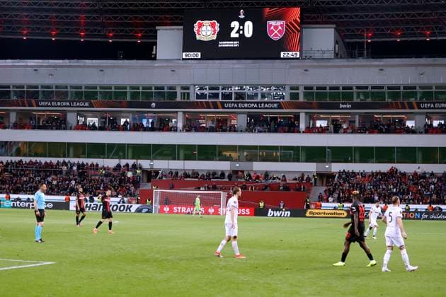 BayArena Anzeigetafel Endresultat 2 : 0 mit seiner Mannschaft vor dem Spiel UEFA Europa League Saison 2023 - 2024 Viertelfinale Spiel Bayer 04 Leverkusen - West Ham United FC 2 : 0 am 11.04. 2024 in Leverkusen DFL REGULATIONS PROHIBIT ANY USE OF PHOTOGRAPHS as IMAGE SEQUENCES and or QUASI-VIDEO Copyright: xLacixPerenyix
