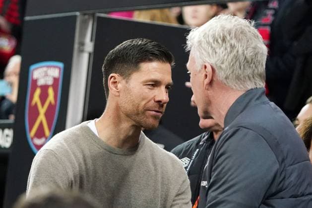 Fussball, UEFA Europa League 2023 2024, Viertelfinale Bayer 04 Leverkusen- West Ham United, 11.04.2024, Bayarena Leverkusen, Xabier Alonso, Trainer , Bayer 04 leverkusen, David Mayes West Ham United