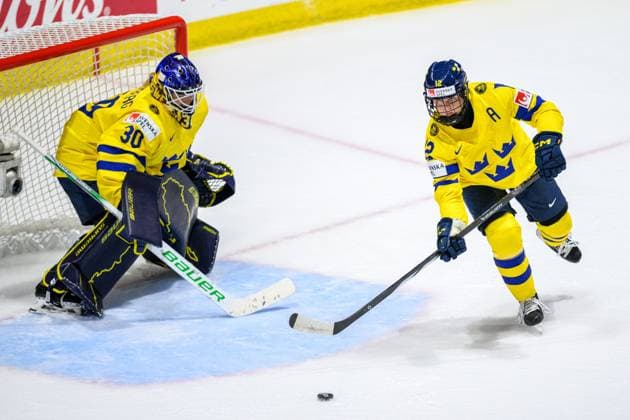 240411 Goaltender Emma Söderberg and Maja NylÃ n Persson of Sweden during the 2024 IIHF Women s World Championship, WM, Weltmeisterschaft quarterfinal between Canada and Sweden on April 11, 2024 in Utica. Photo: Aron Broman BILDBYRAN COP 341 AM0047 ishockey Ice hockey, Eishockey vm dam 2024 iihf womens world championship dam vm ishockey vm kvartsfinal quarterfinal quarterfinals kanada sverige sweden women canada day 9 bbeng Copyright: ARONxBROMAN BB240411AM115