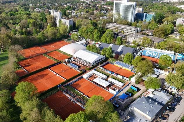 Anlage des MTTC Iphitos im Muenchner Norden,Turnieranlage,Tennisanlage und Austragungsort der Tennis BMW Open 2024 am vom 13.04.-21.04. 2024 aus der Vogelperspektive.